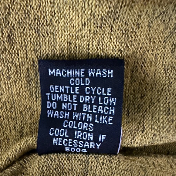 Rafaella small cardigan - stylish with ruffles, hidden button in the middle. - Picture 3 of 4